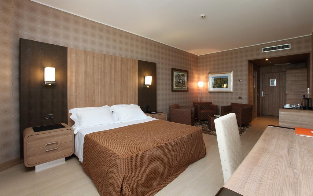 Thotel Lamezia ラメーツィア・テルメ エクステリア 写真